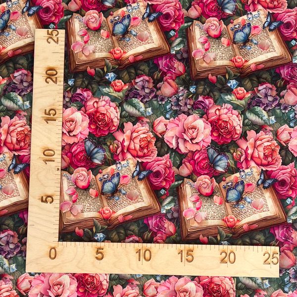 РОЗОВЫЕ РОЗЫ, КНИГИ, БАБОЧКИ, МАЛЕНЬКИЕ , купон 40 /110 см , 2 РЯДА . в ряду 7 книжек , 100% хлопок 3