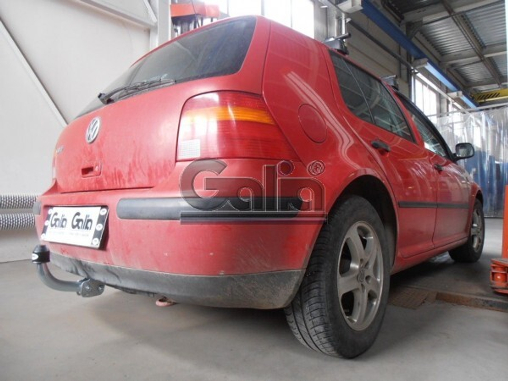 Фаркоп оцинкованный Galia A020A для Audi A3 1996-2003, VW Bora 1998-2005, VW Golf 1997-2003(паспорт и сертификат в комплекте)(без электрики)