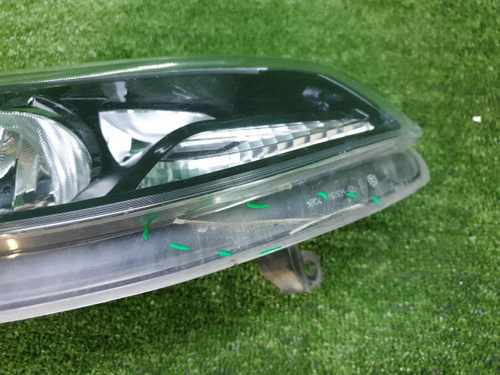 Битая Фара правая Lada Kalina 2 (2013-2018) галоген