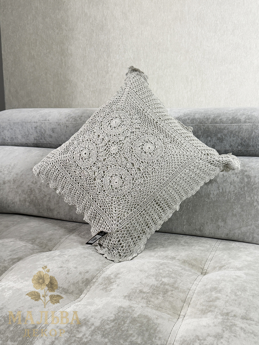 Подушка декоративная "Кружево" серо-оливковая 45x45x10см от J-LINE