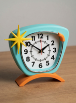 Настольные часы SUNNY POP 25 × 27 см в стиле mid-century modern