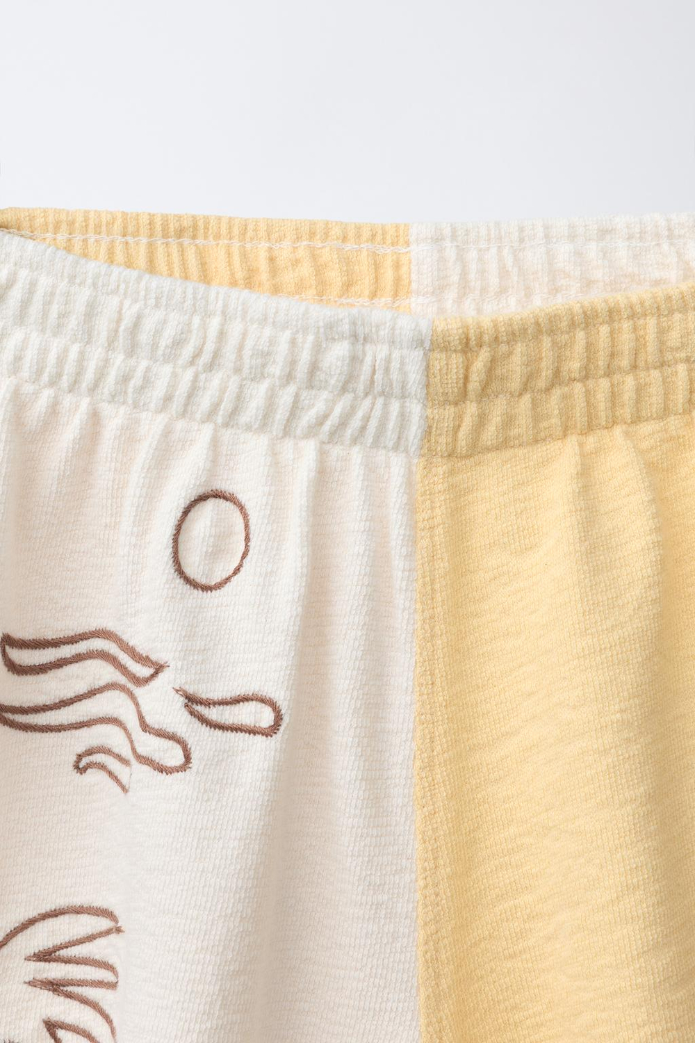 ZARA ШОРТЫ ИЗ МАХРОВОЙ ТКАНИ В СТИЛЕ КОЛОР-БЛОК С ВЫШИВКОЙ, ЖЕЛТЫЙ