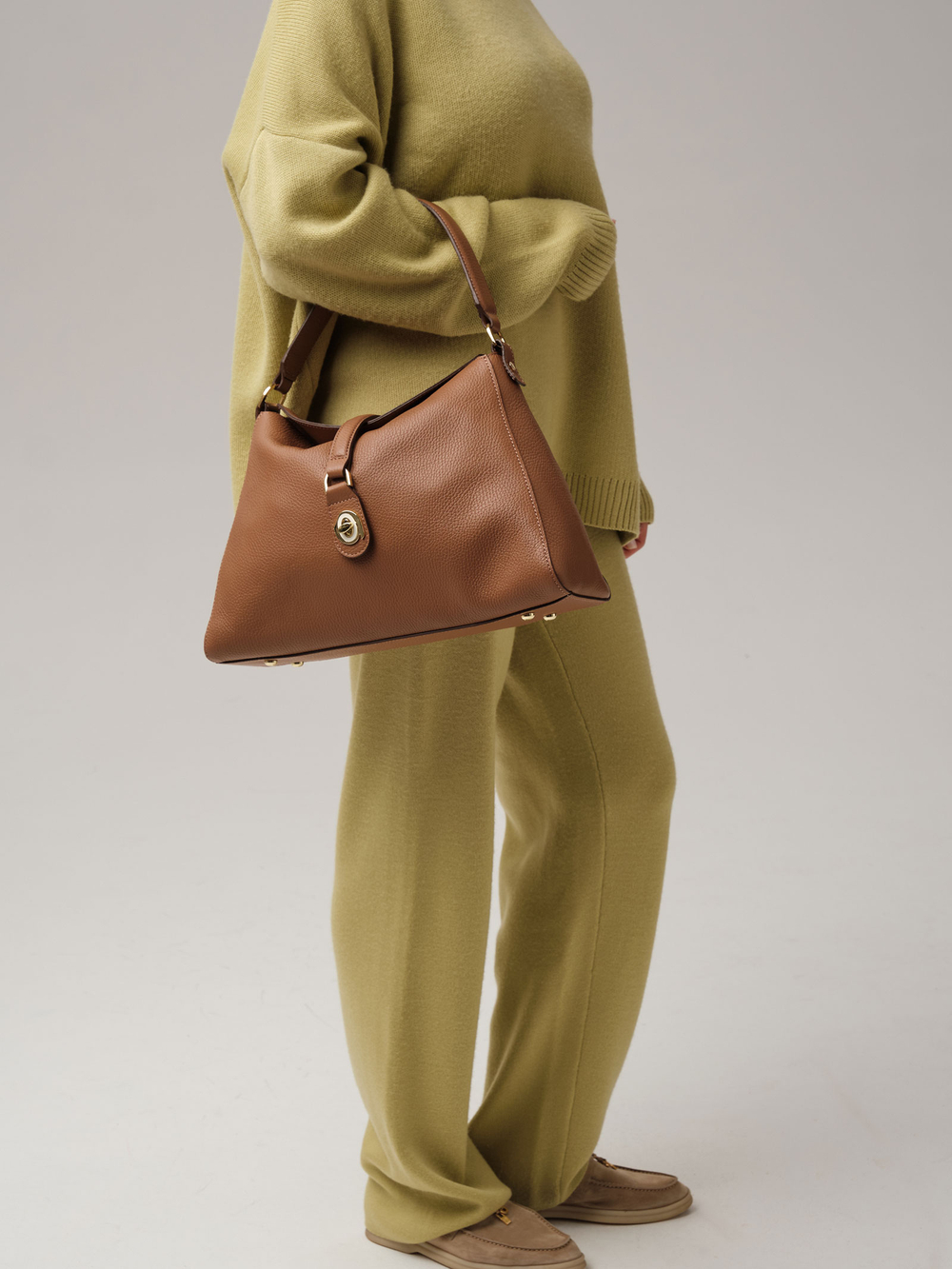 Кожаная сумка Azaro 30956 орех