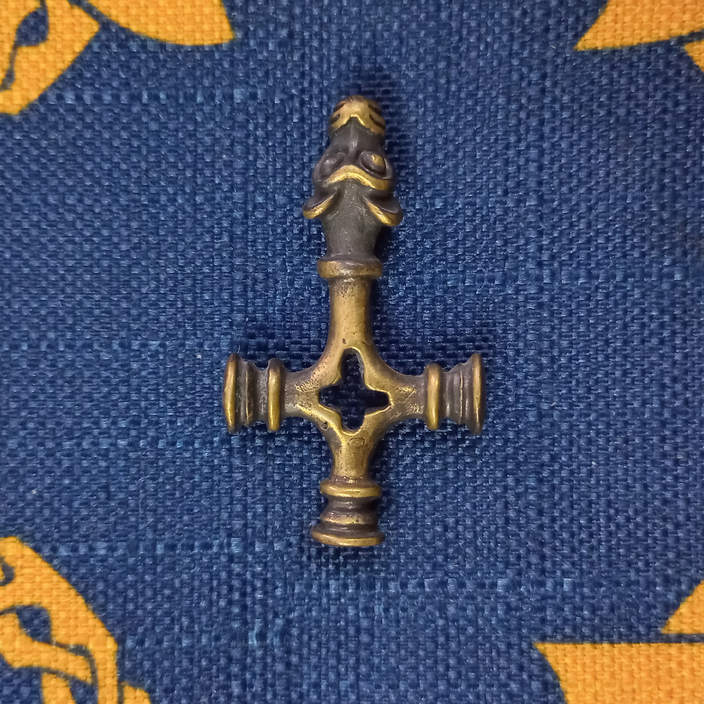 Исландский крест 10 в. (Мьёльнир)