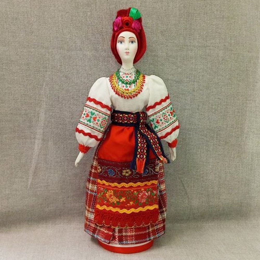Сувенирная кукла в южно-русском костюме в переднике