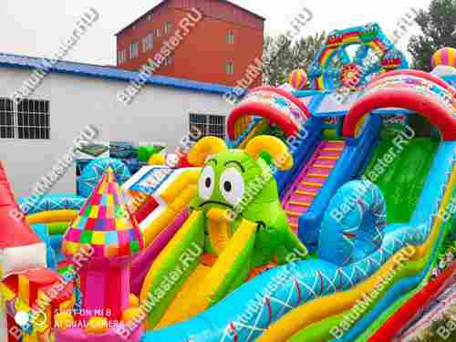 Коммерческий надувной батут "Парк развлечений 2" 12*7*7 м без фигуры клоуна