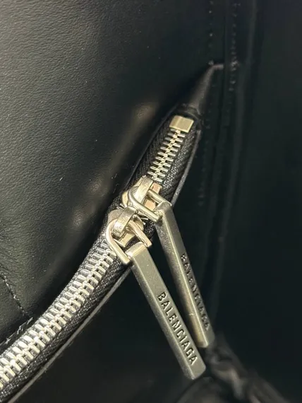 Сумка BALENCIAGA Bel Air Carry All Bag черный/серебро