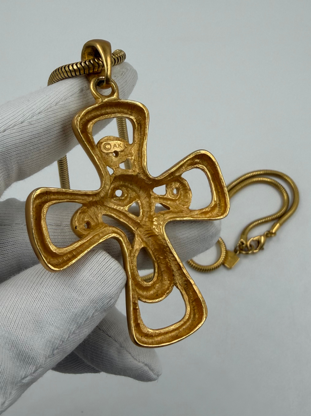 Кулон в виде креста Anne Klein (только онлайн)