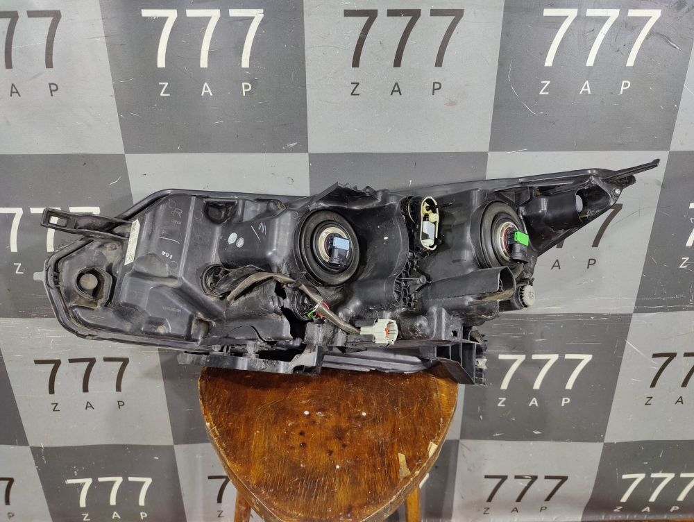 Фара правая галоген Nissan Qashqai 2 (J11) 17-24 Б/У Оригинал 26010HV00B