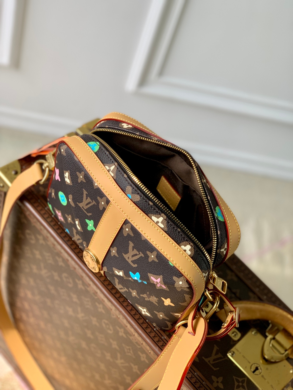 Louis Vuitton Envelope Messenger