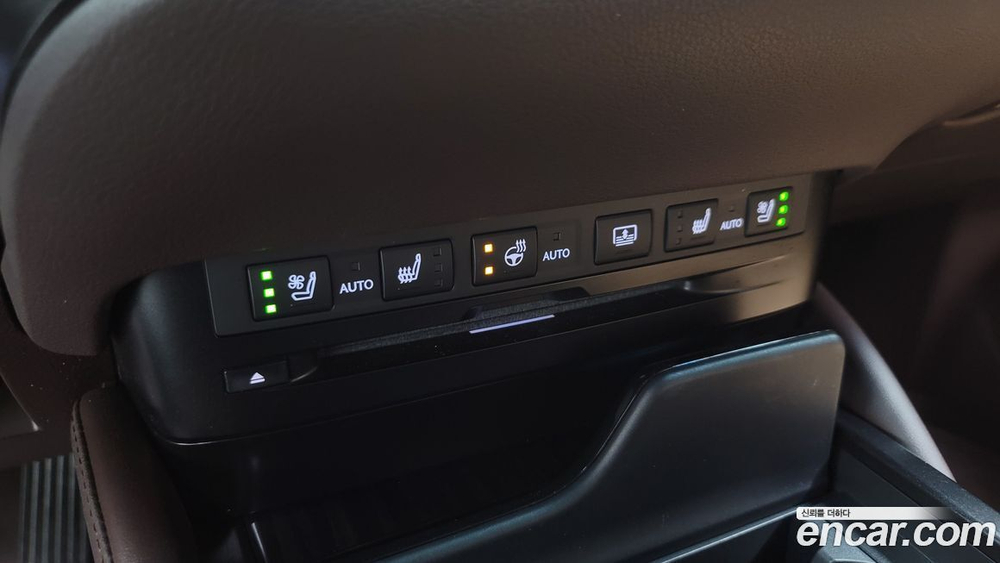 Lexus ES300h 7 Generation Luxury Plus (04.2021)
