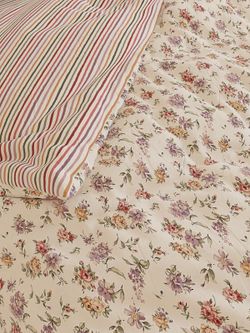 Постельное белье Сказка "Виктория/Нежная полоска" 1,5-сп Наволочка 50х70 см 1 шт Простынь 150х215 см Пододеяльник 145х215 см, перкаль