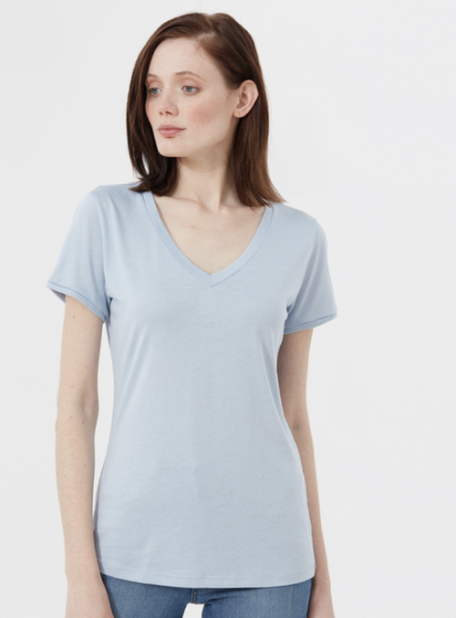 Прямая футболка с V-горловиной и манжетами