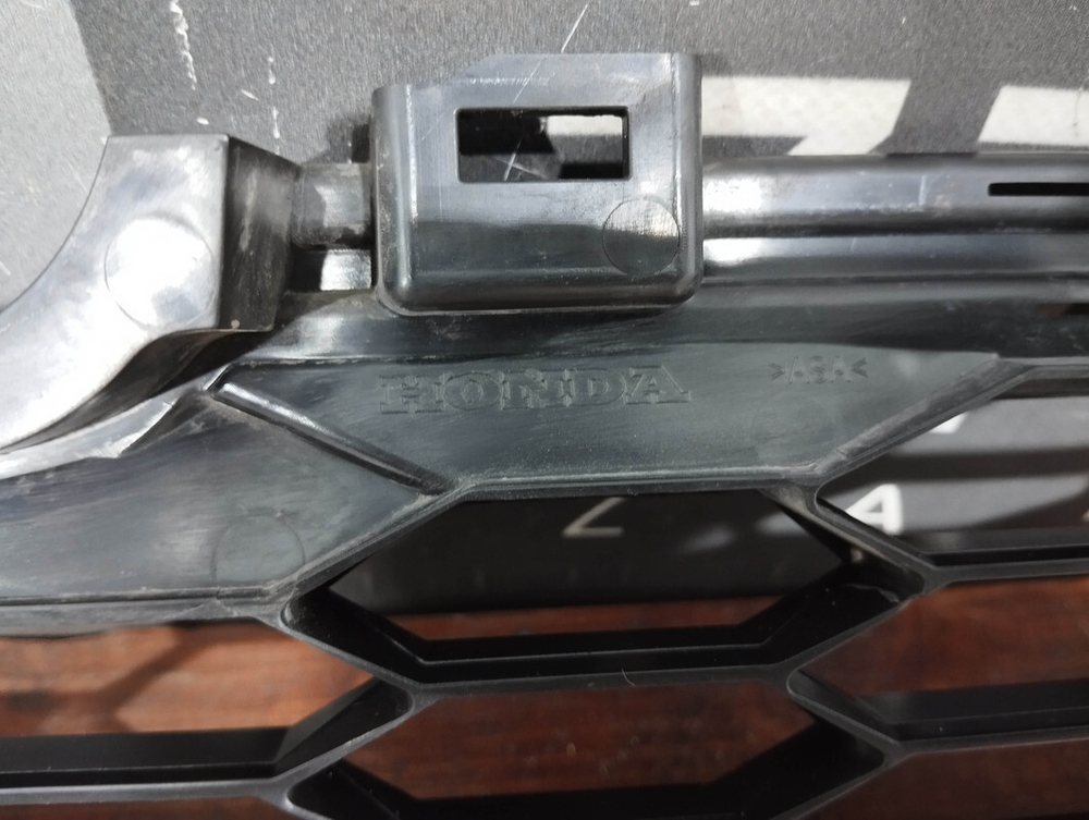 Решетка радиатора Honda CR-V 4 (RE, RM) 14-18 Б/У Оригинал 71127T1VE010
