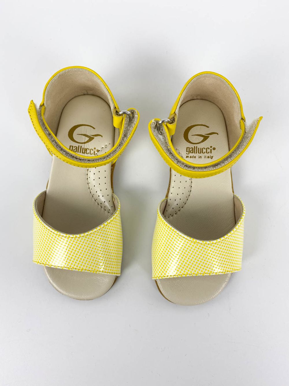 Новые сандалии Galucci, 24