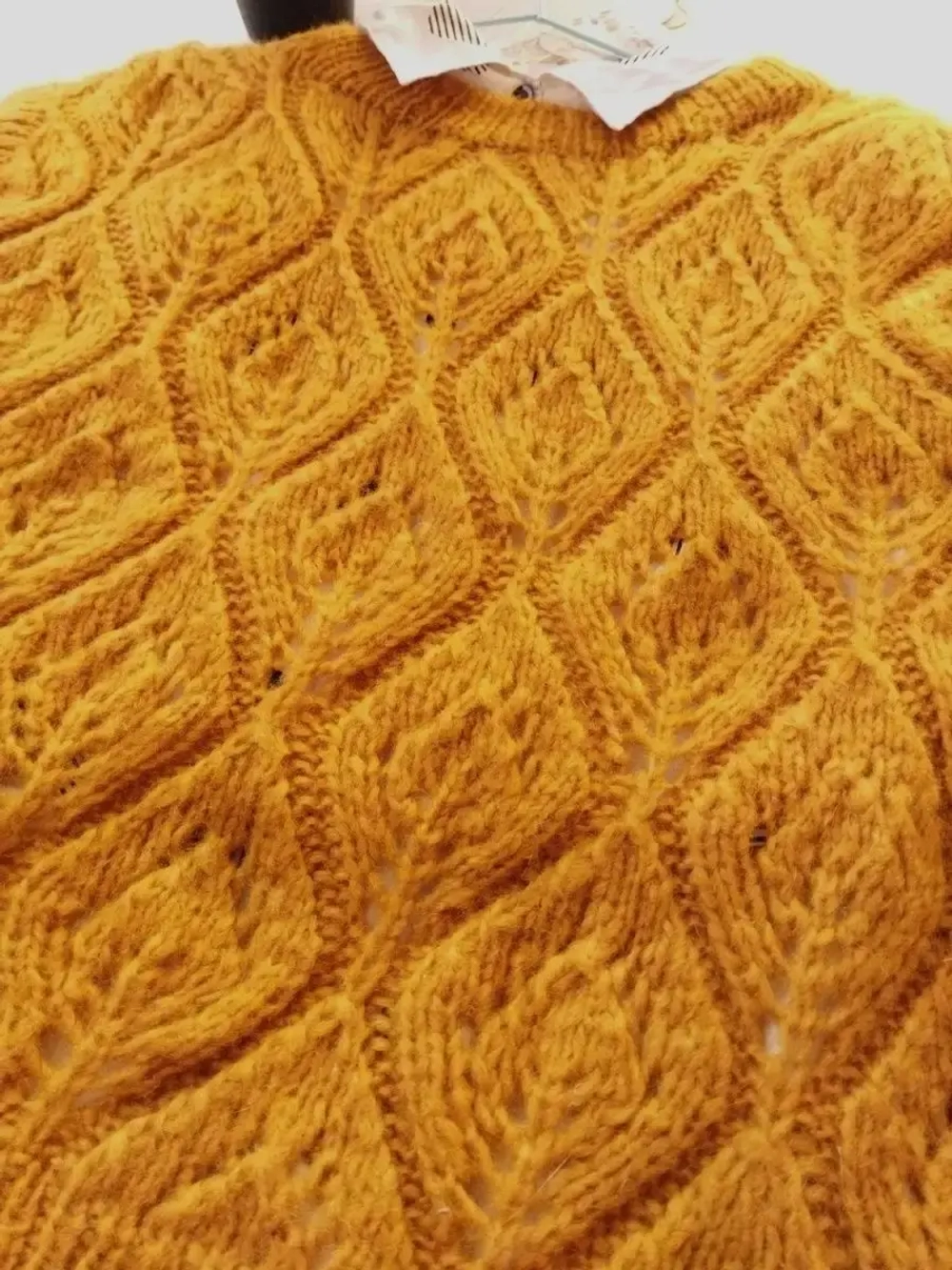 Жилет вязаный ажурный