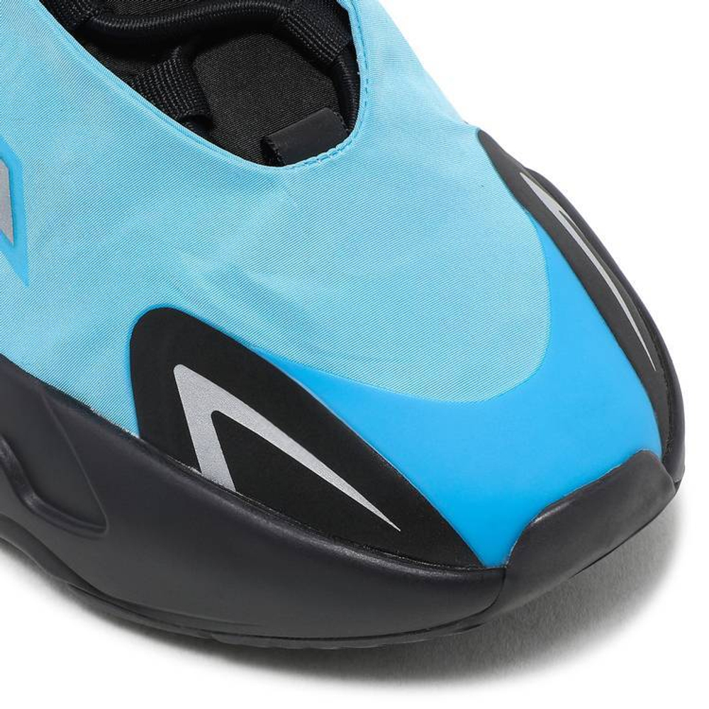 Кроссовки Adidas Originals Yeezy Boost 700 Mnvn "Bright Cyan"