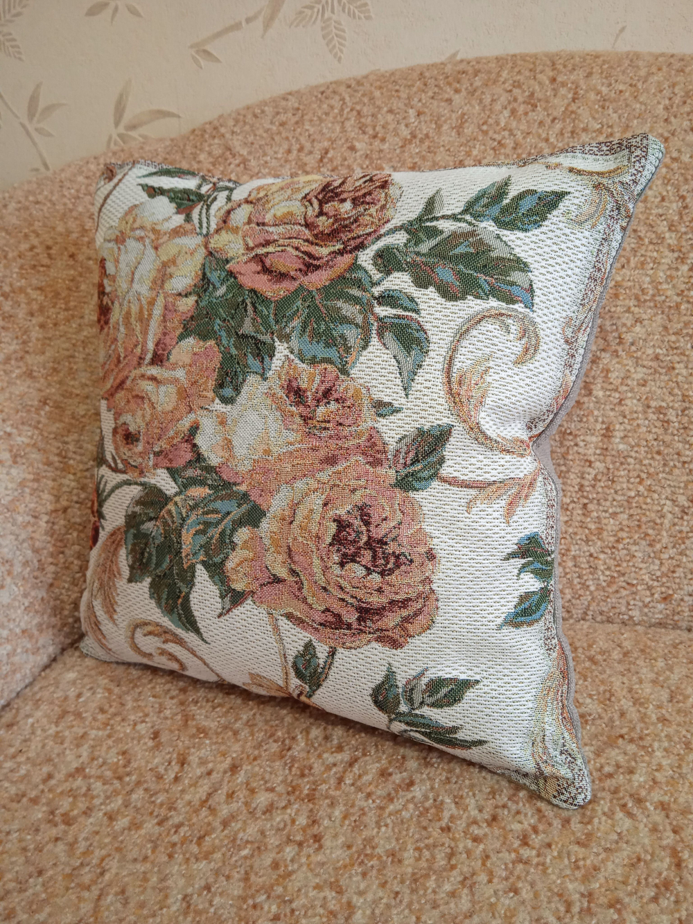 Декоративный гобеленовый чехол для интерьерной подушки Розарий 38*38