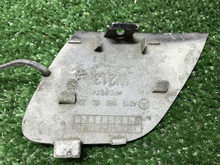 Заглушка буксир. крюка Mercedes E W213 (16-21)