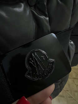 Пуховик Moncler