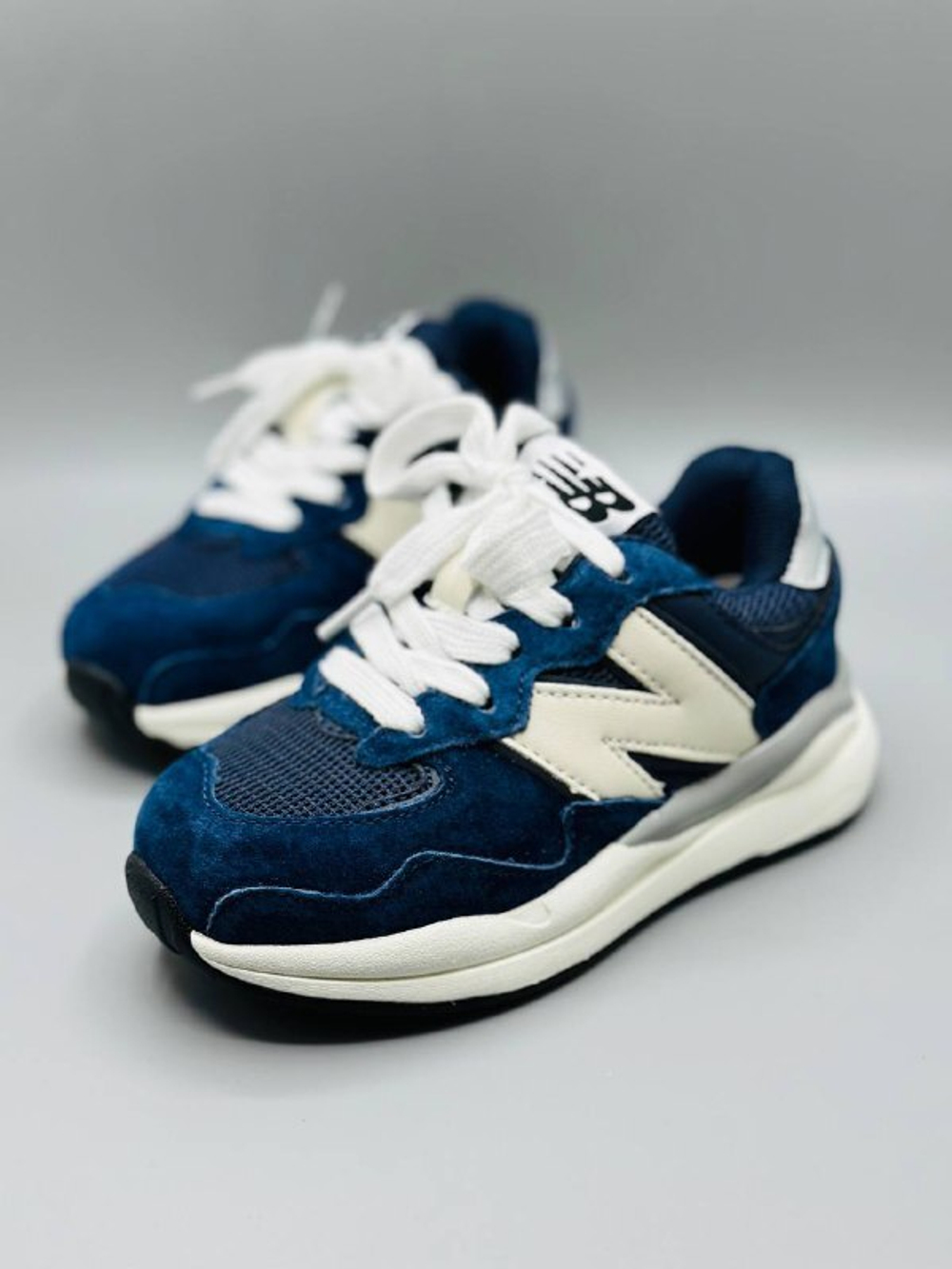 Детские кроссовки New Balance 2002