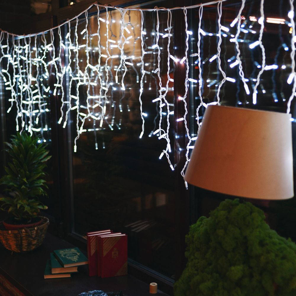 ULD-B3010-200-TWK WHITE IP67 Бахрома светодиодная с эффектом мерцания. 3м. Соединяемая. 200 светодиодов. Белый свет. Провод белый. TM Uniel.