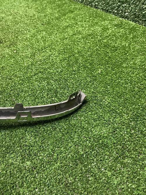 Молдинг решетки радиатора Mercedes V W447 (14-нв)