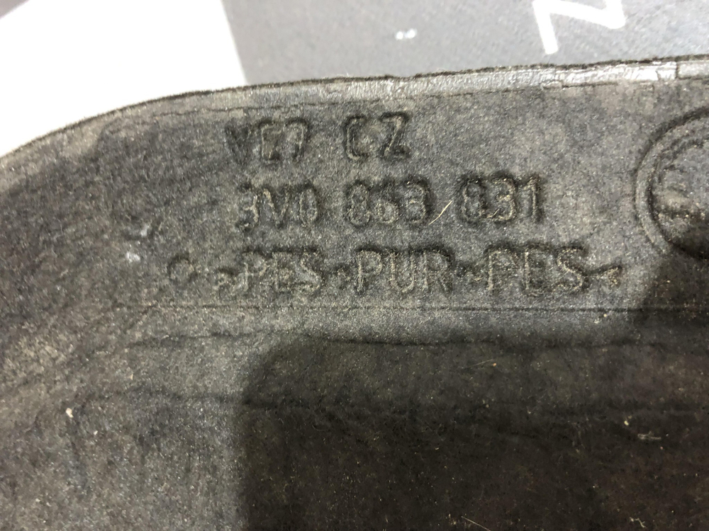 Шумоизоляция капота Skoda Superb 3 15-22 Б/У Оригинал 3V0863831