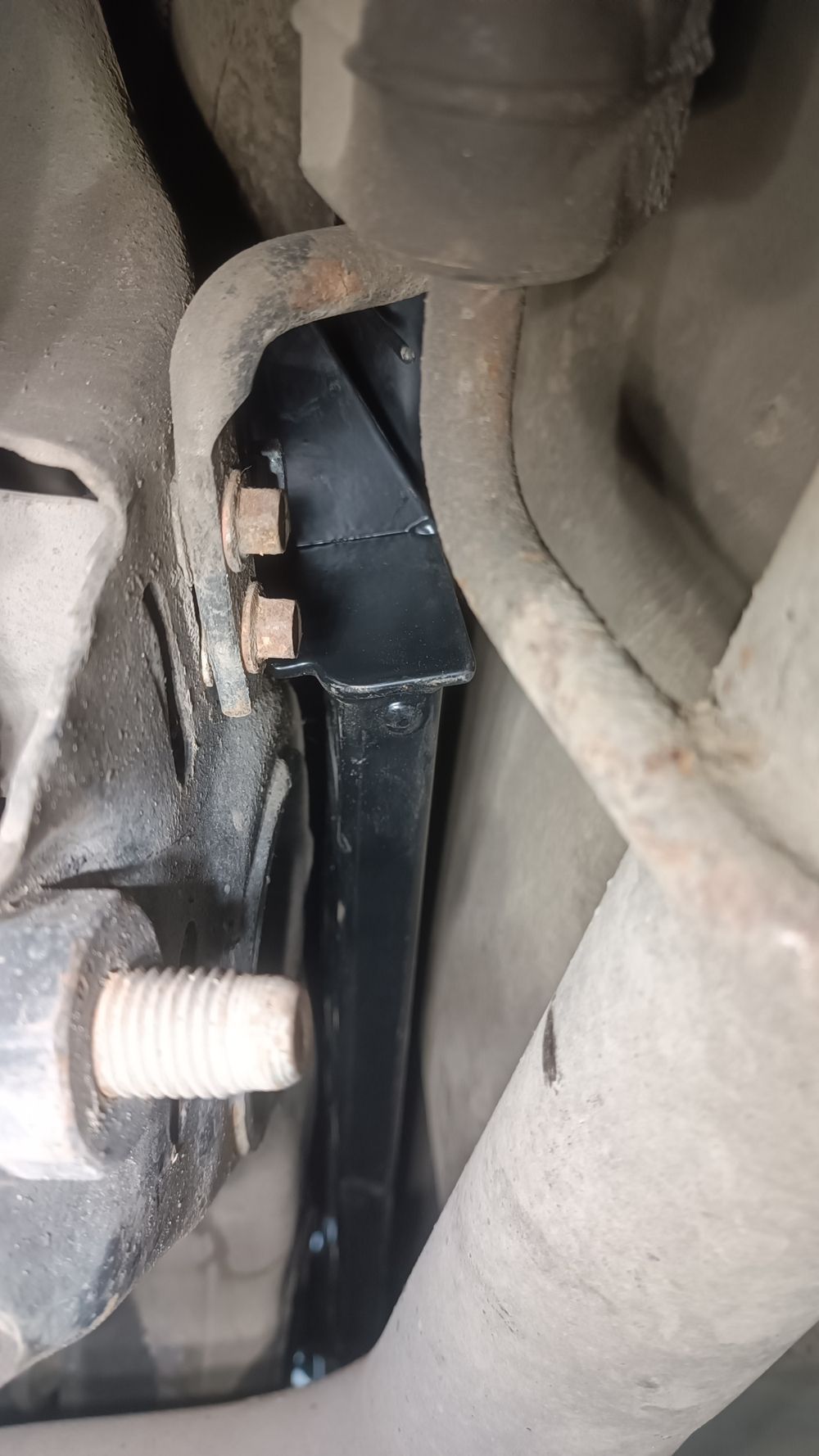 Усилитель маленький заднего подрамника Ford Explorer 5 (ПОД ЗАКАЗ)