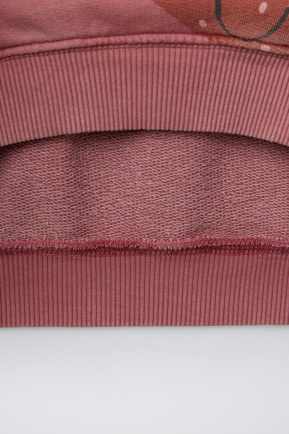 ZARA ТОЛСТОВКА С ПРИНТОМ «КРЕНДЕЛЬ», ЛОСОСЕВЫЙ