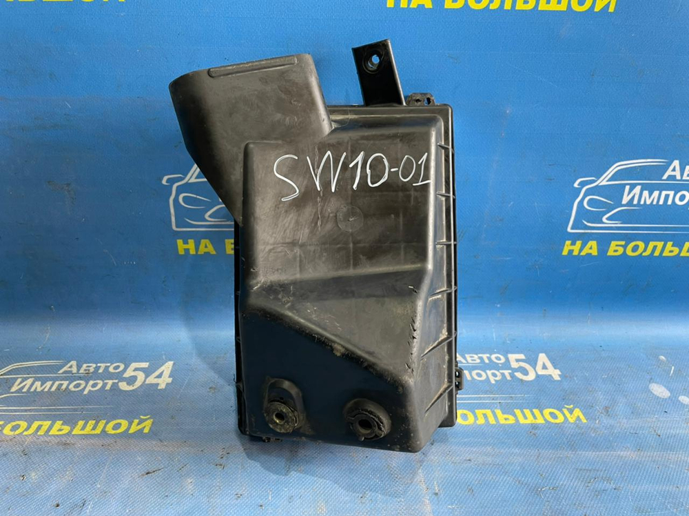 Корпус воздушного фильтра NISSAN AVENIR 1994