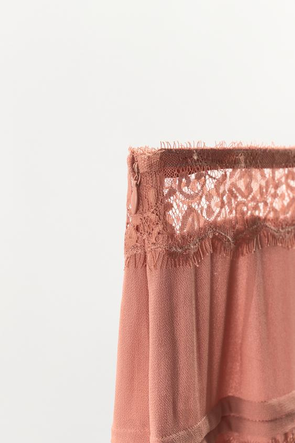 ZARA ЮБКА ИЗ ЖОРЖЕТА С КРУЖЕВОМ, РОЗОВАТЫЙ