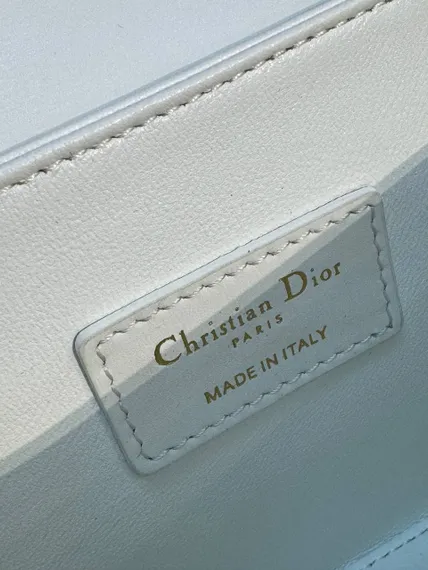 Сумка Dior 30 Montaigne Avenue Top Handle, белый