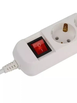 Удлинитель сетевой бытовой Intro UES350-W с заземлением и выключателем 3 розетки 5 м, 10А, ПВС 3х0,75мм2