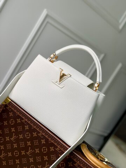 Louis Vuitton Capucines MM