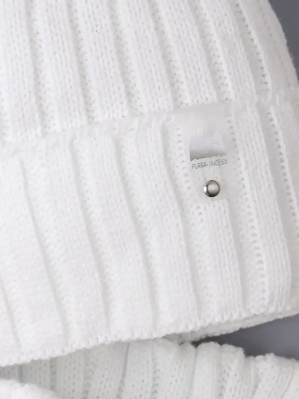 Шапка для девочки осенняя c ушками и снуд