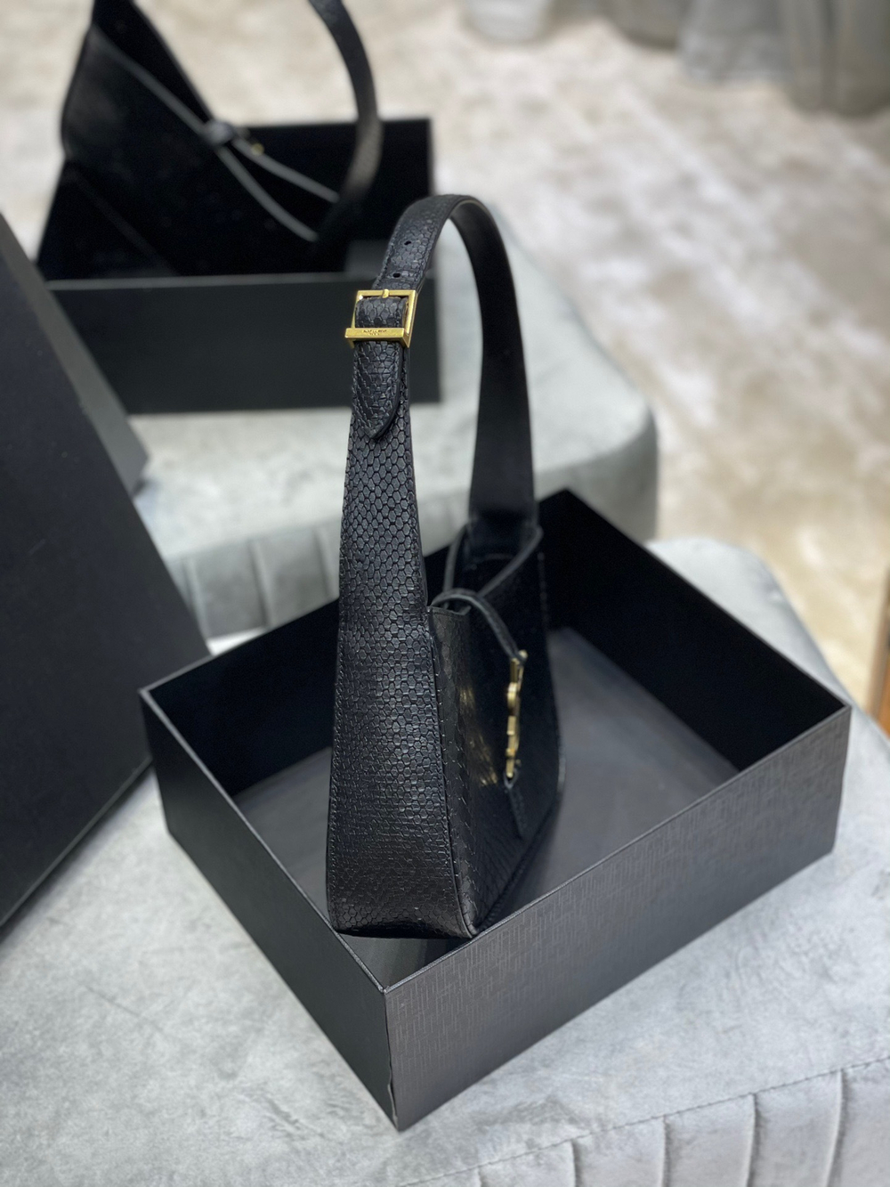 Saint Laurent Le 5 à 7 Hobo Bag