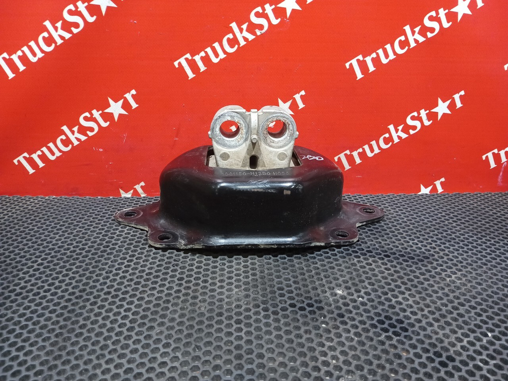 Подушка двигателя задняя левая 2023г