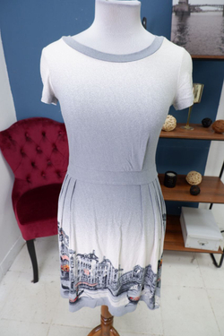 Платье Arisha с красивым принтом 44 размер