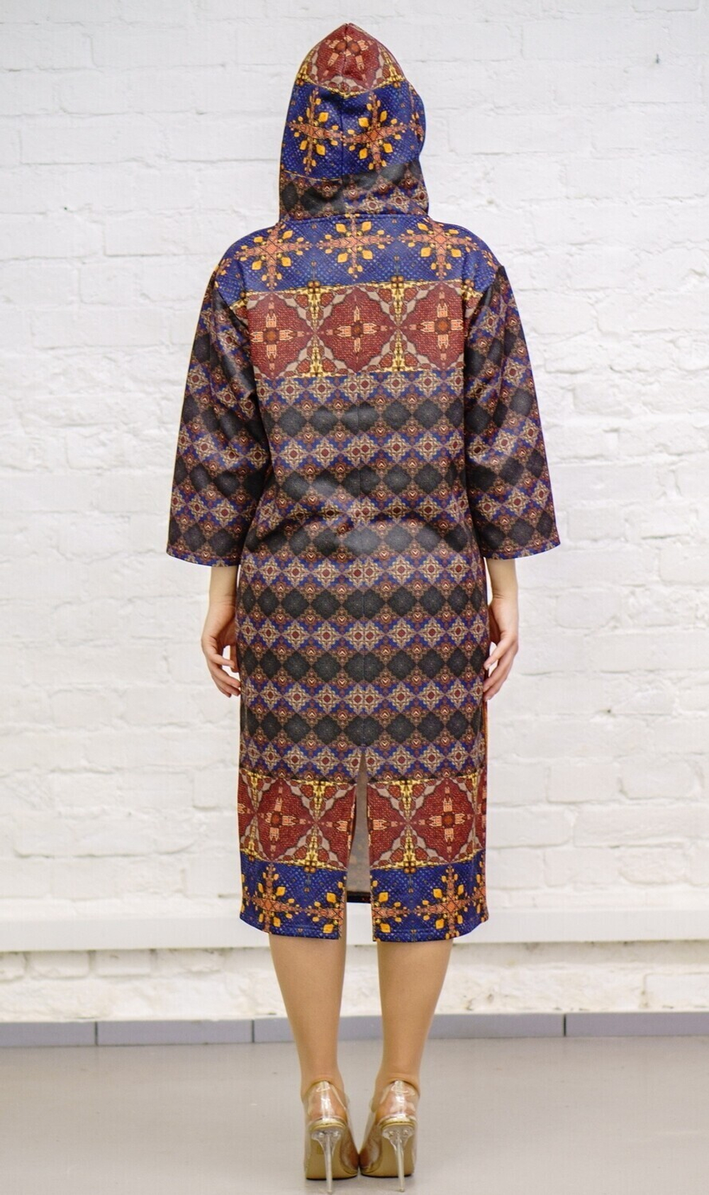 Платье с капюшоном "Бестиарий", по мотивам средневекового бестиария Бартоломея Английского