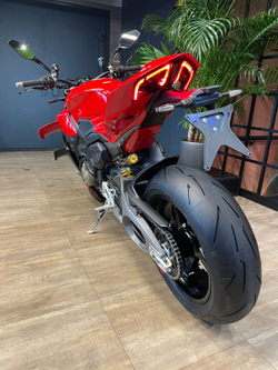Ducati Streetfighter V4, 2025