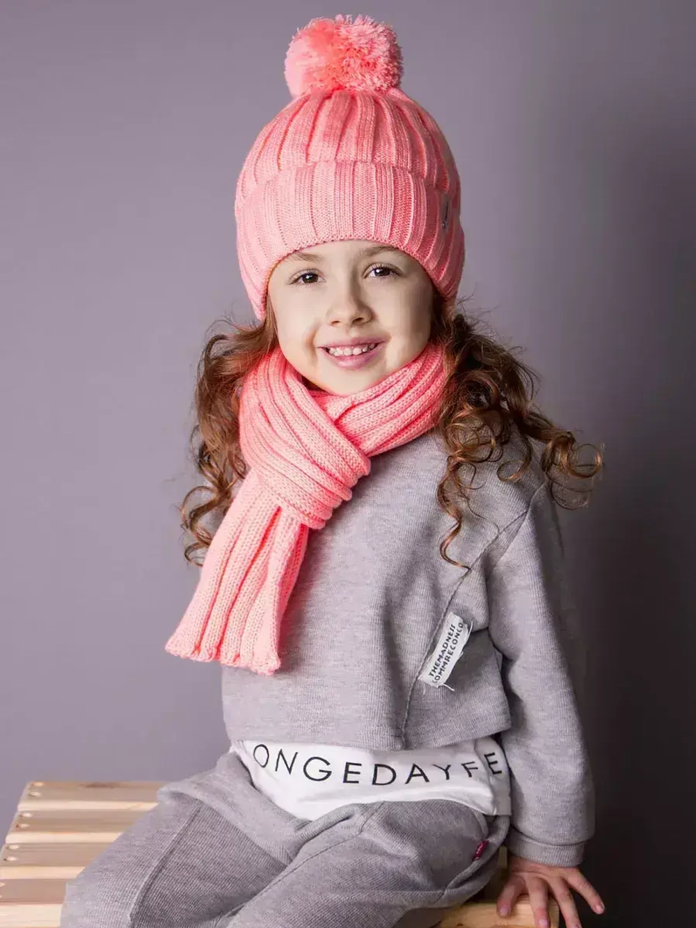 Шапка для девочки осенняя и шарф
