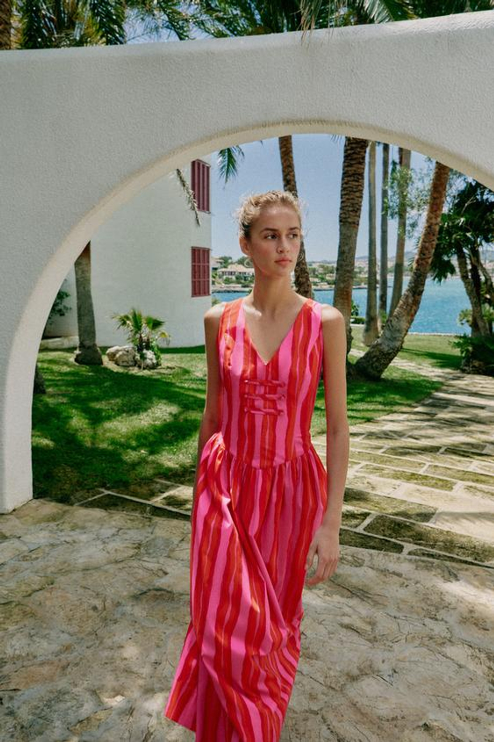 ZARA ПЛАТЬЕ В ПОЛОСКУ С НАВЕСНЫМИ ПЕТЛЯМИ, РАЗНОЦВЕТНЫЙ