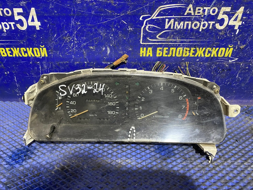 Щиток приборов TOYOTA CAMRY 1993