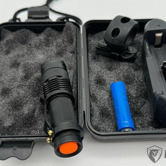 Фонарик тактический для шлема с телескопическим зумом 