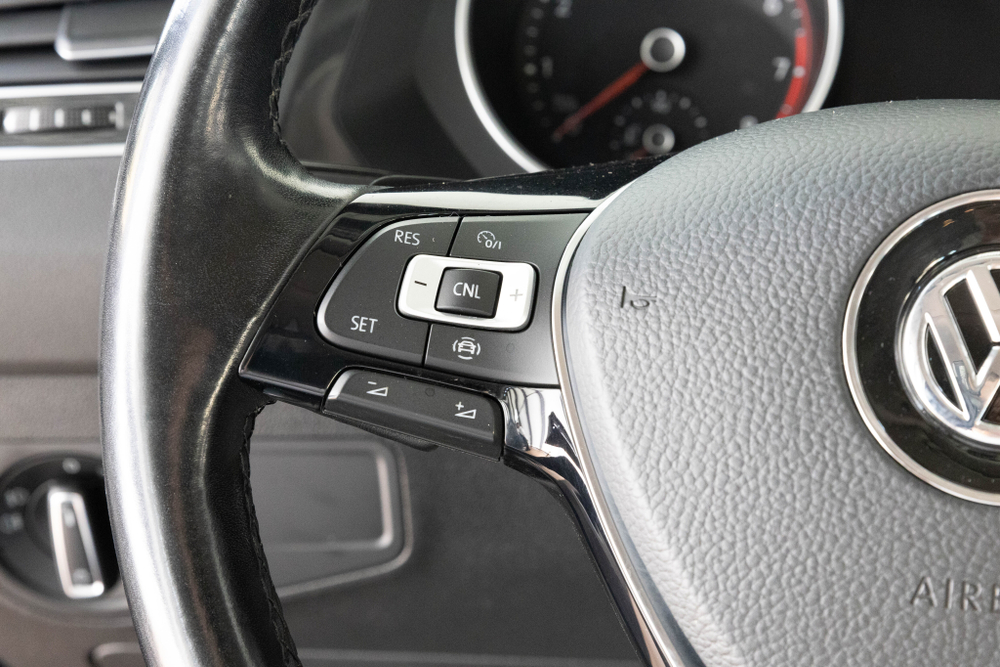 Volkswagen Tiguan, 2020 год
