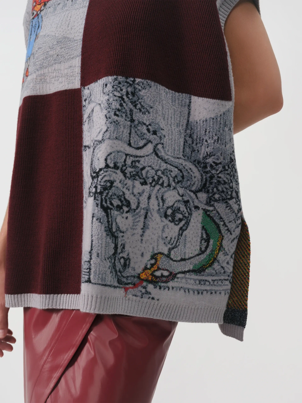 Жилет принтованный OLA OLA