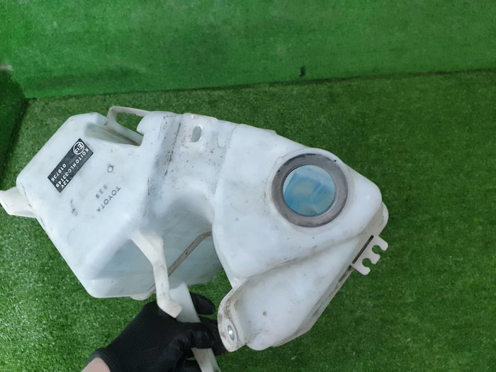 Бачок омывателя Toyota Camry xv70 (2017-н.в.)