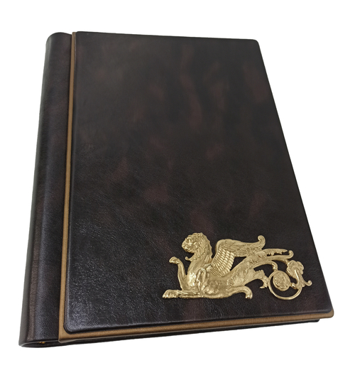 Фотоальбом из кожи "Крылатый лев"