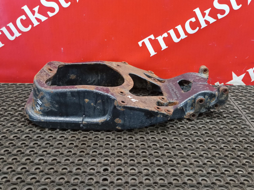 Кронштейн переднего амортизатора правый